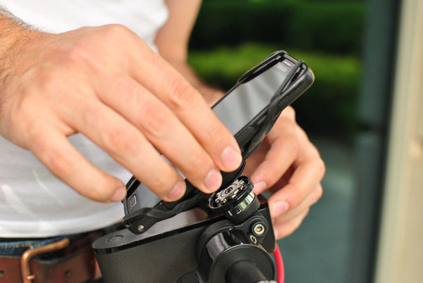 Man mount phone holder to bike